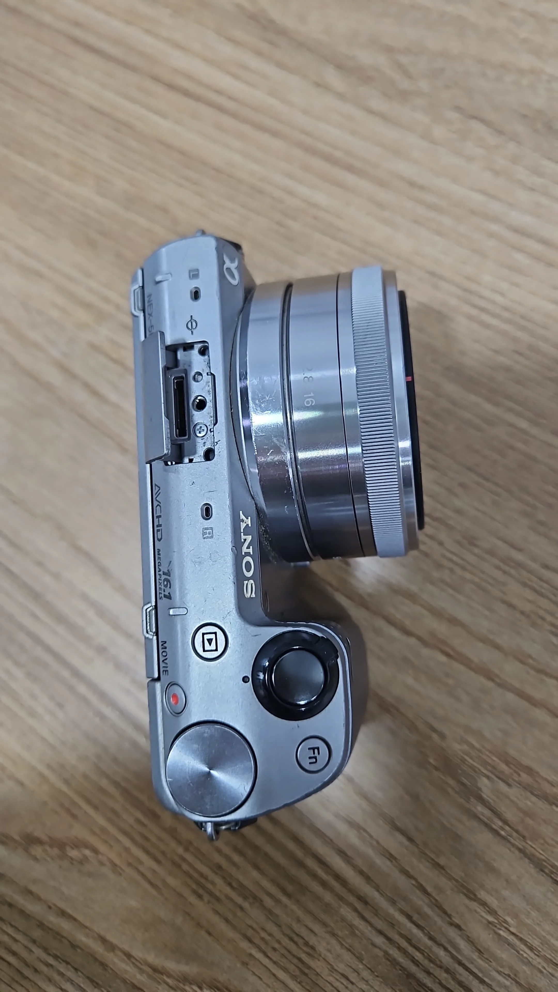 Detalhe real da lente Sony E 16mm